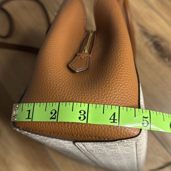 Michael kors bag New with out tags - Picture 14 of 14